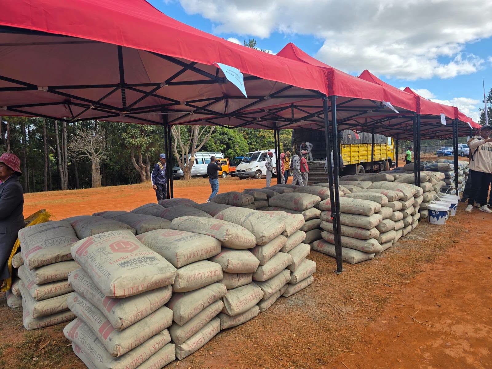 𝗔𝗡𝗧𝗔𝗡𝗔𝗡𝗔𝗥𝗜𝗩𝗢 𝗔𝗩𝗔𝗥𝗔𝗗𝗥𝗔𝗡𝗢 : 𝗡𝗮𝗵𝗮𝘇𝗼 𝘁𝗮𝗻𝘁𝘀𝗼𝗿𝗼𝗸𝗮 𝗳𝗶𝘁𝗮𝗼𝘃𝗮𝗺-𝗽𝗮𝗻𝗼𝗿𝗲𝗻𝗮𝗻𝗮 𝗳𝗼𝘁𝗼𝗱𝗿𝗮𝗳𝗶𝘁𝗿𝗮𝘀𝗮 𝗶𝗿𝗲𝗼 𝗸𝗮𝗼𝗺𝗶𝗻𝗶𝗻𝗮 𝗻𝗮𝗻𝗮𝗼 𝗳𝗮𝗻𝗴𝗮𝘁𝗮𝗵𝗮𝗻𝗮 𝗼̂𝗳𝗶𝘀𝗶𝗮𝗹𝘆.